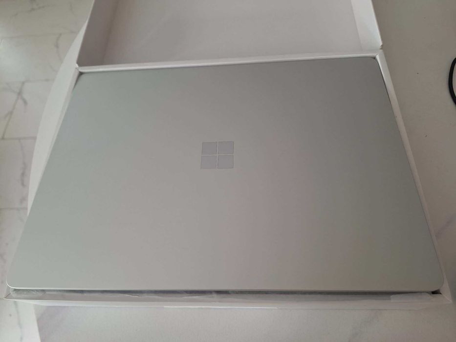 Laptop Microsoft Surface 2037, snapdragon, 16GB, SSD 1TB, 2K, dotyk, nowy
