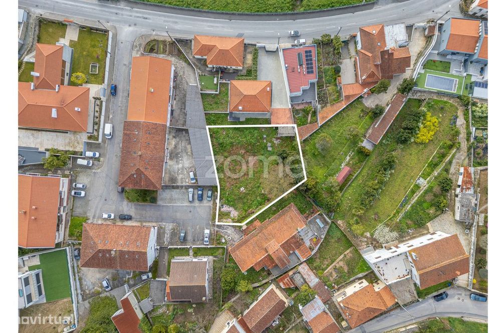 Terreno Urbano com Projeto para 6 Apartamentos