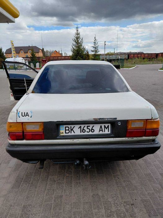 Продам ауді 100