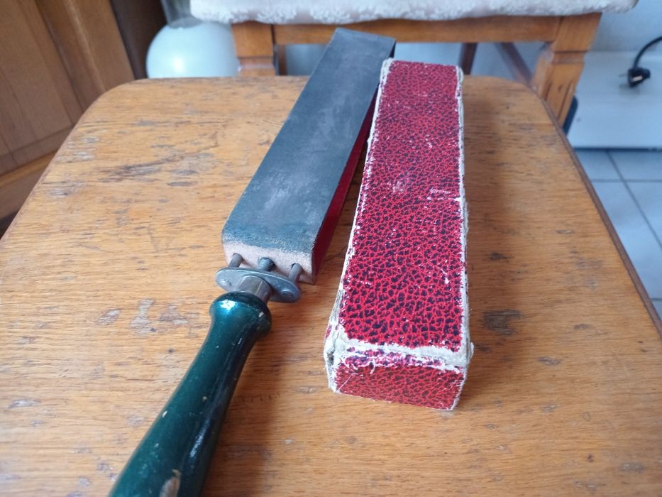 Прибор для правки бритв на подарок