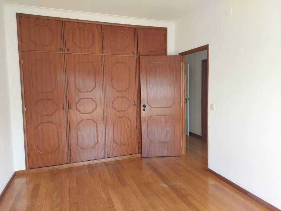 Arrendar T2+1 com Garagem Individual | Águas Santas | Próx. Quinta da Caverneira