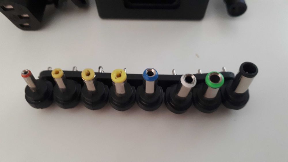 Carregador/adaptador para notebook