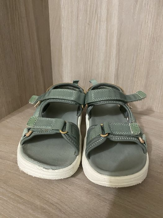 Босоніжки H&M на хлопчика 28-29 розміру