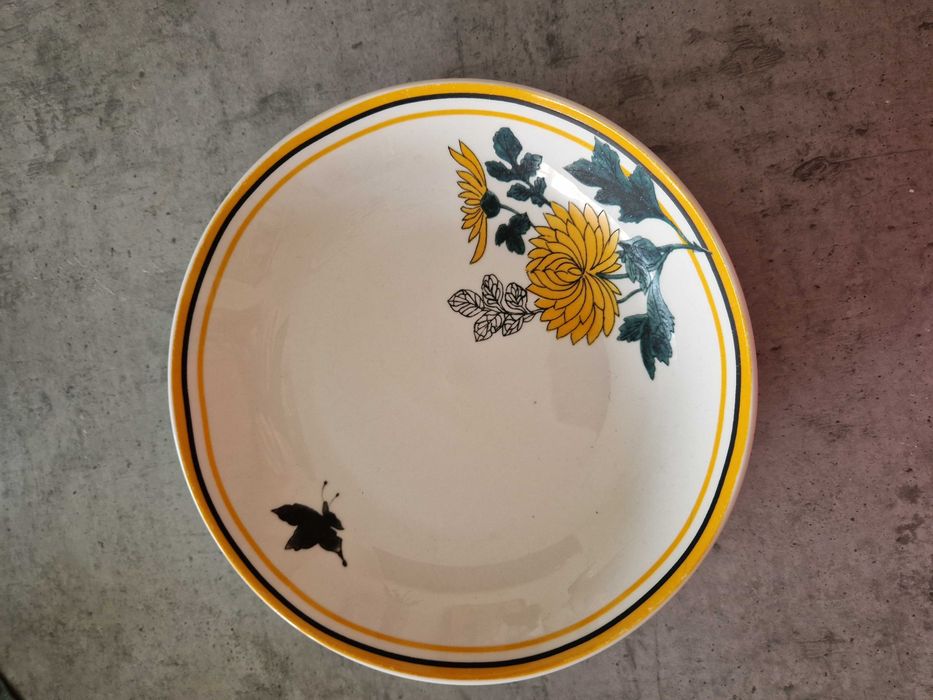 Prato de porcelana vintage da Brigitte moulinier