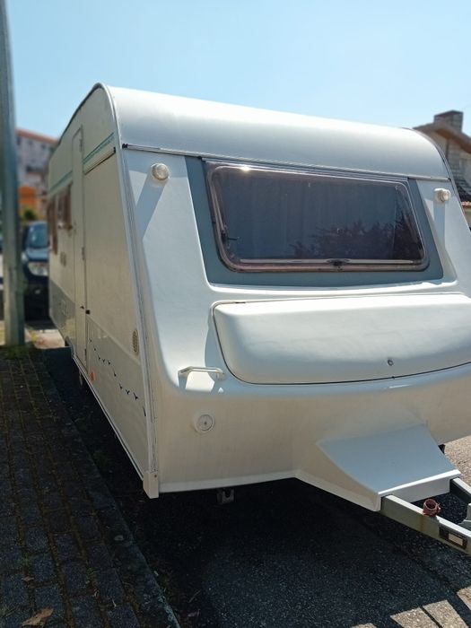 Caravana Pluma 450