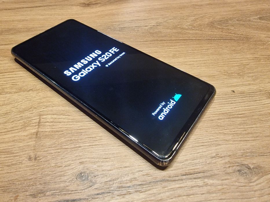 Samsung S20 FE 6/128GB pełny zestaw flagowiec