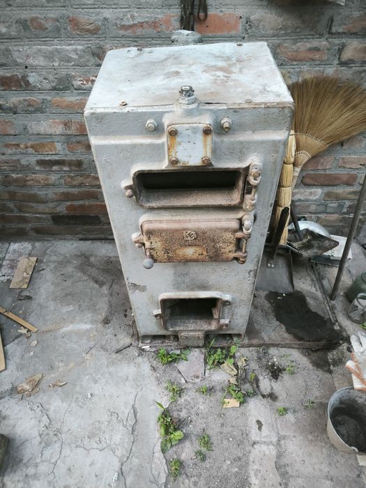 Продам котёл твердотопливный + бак