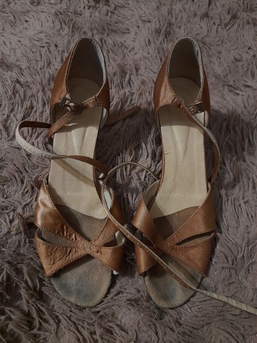 Туфлі для танців латина