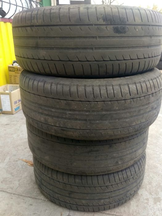 Продам резину Мишелен 215 50 r 17.