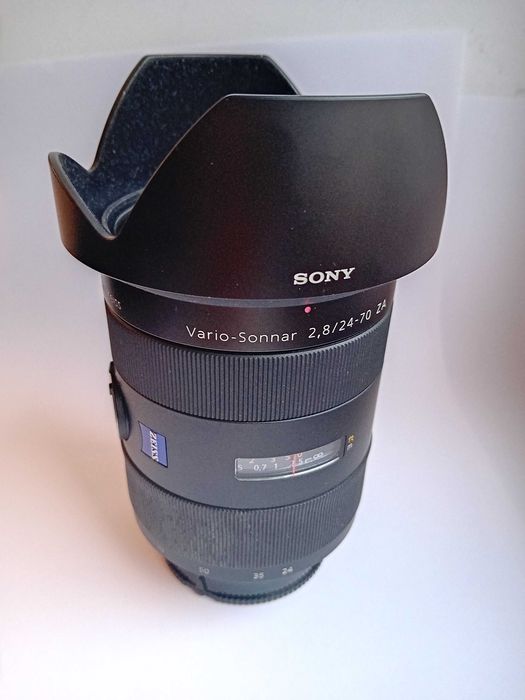 Objectiva zoom 24-70mm Sony/Zeiss para Sony A-Mount.