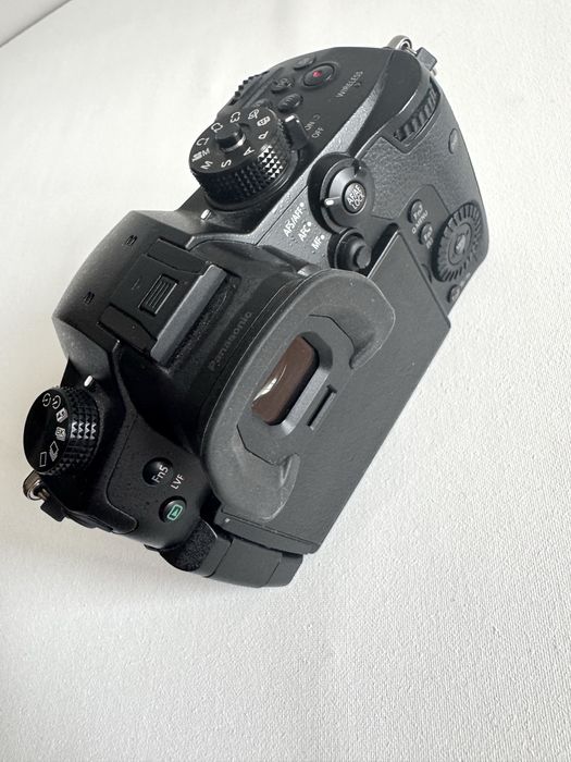 Panasonic Lumix GH5 Body + додатковий акум
