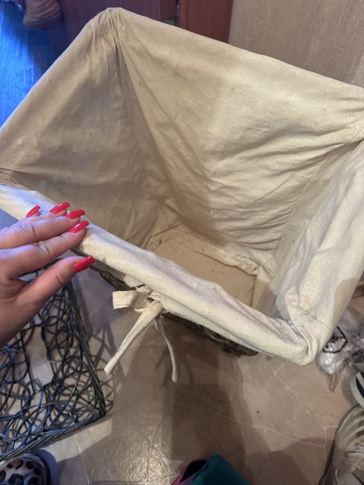 Продам плетену корзину для білизни