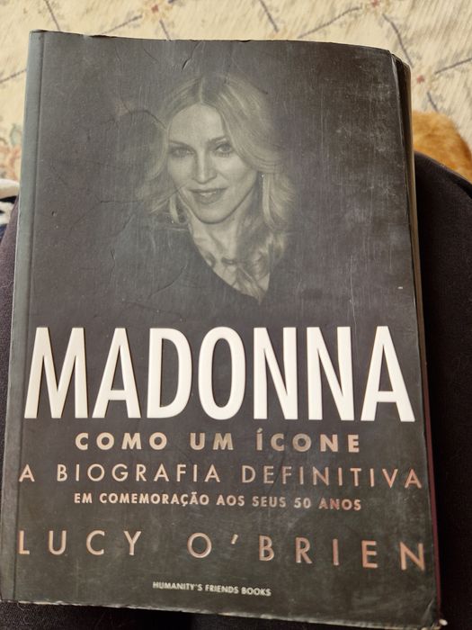 Livro da madonna impecável