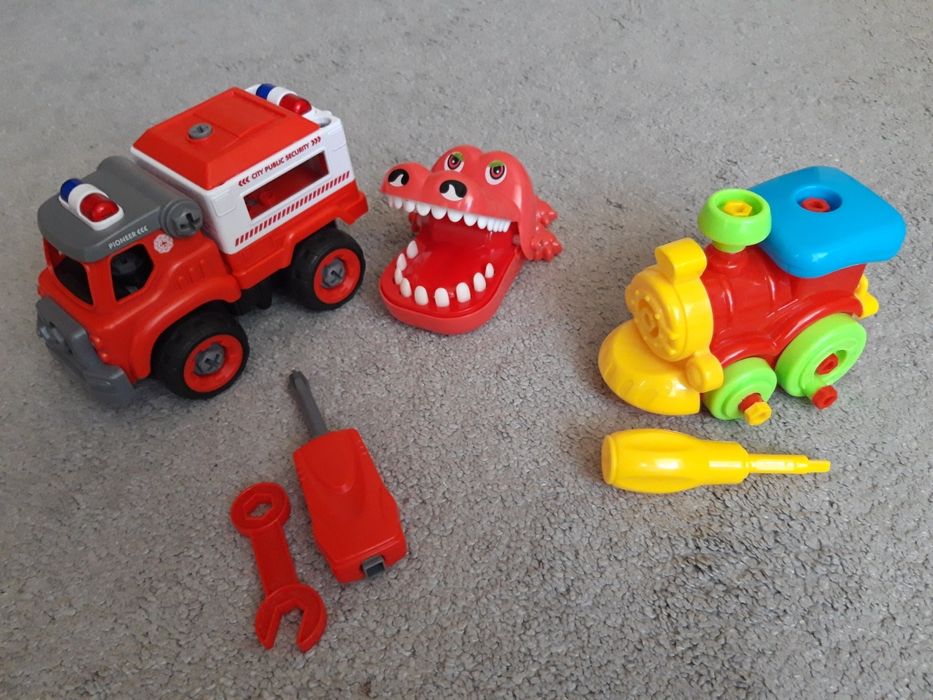 Продам дитячі іграшки