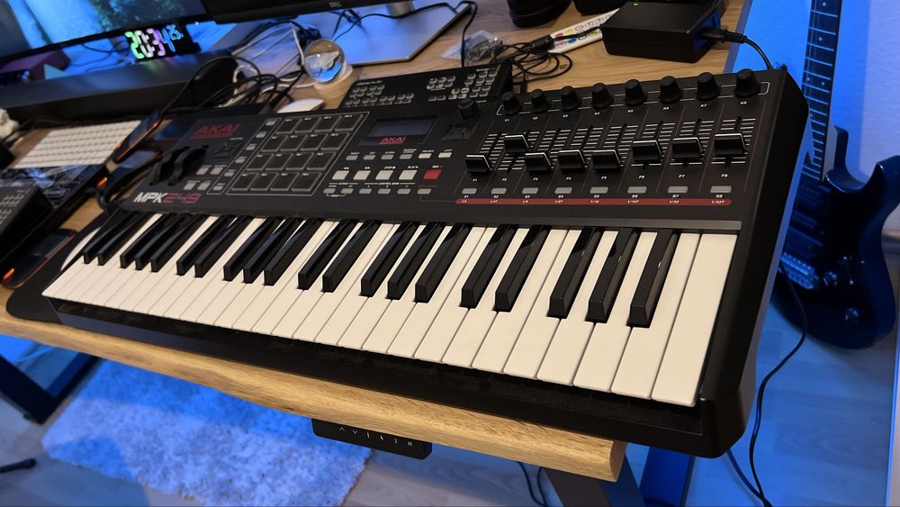 AKAI Professional MPK249 - 49 клавіш піано