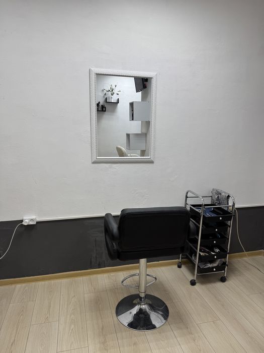 Полтава! Здам в оренду місце в кабінеті!!