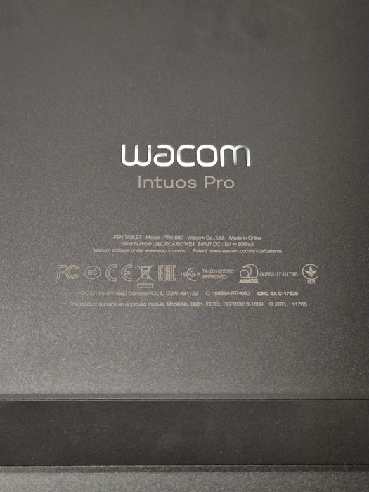Tablet graficzny WACOM Intuos pro PTH-660 Pełny zestaw