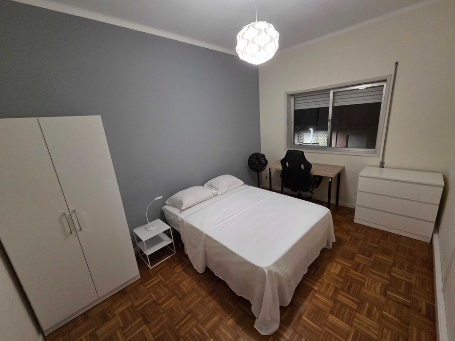 Arrendamento de Quarto! Entrada imediata!