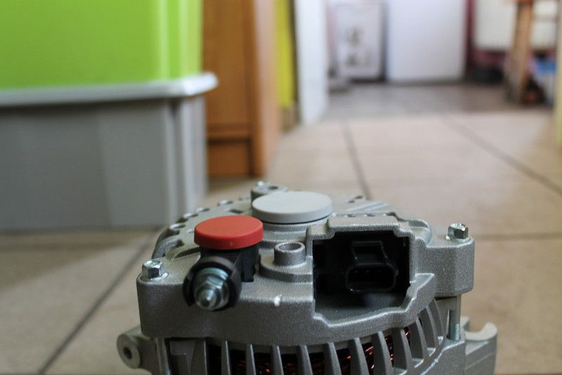 Nowy alternator Lincoln Navigator 5.4 V 8 03 r