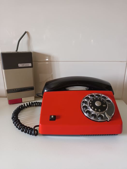 Telefone vintage vermelho Ericsson
