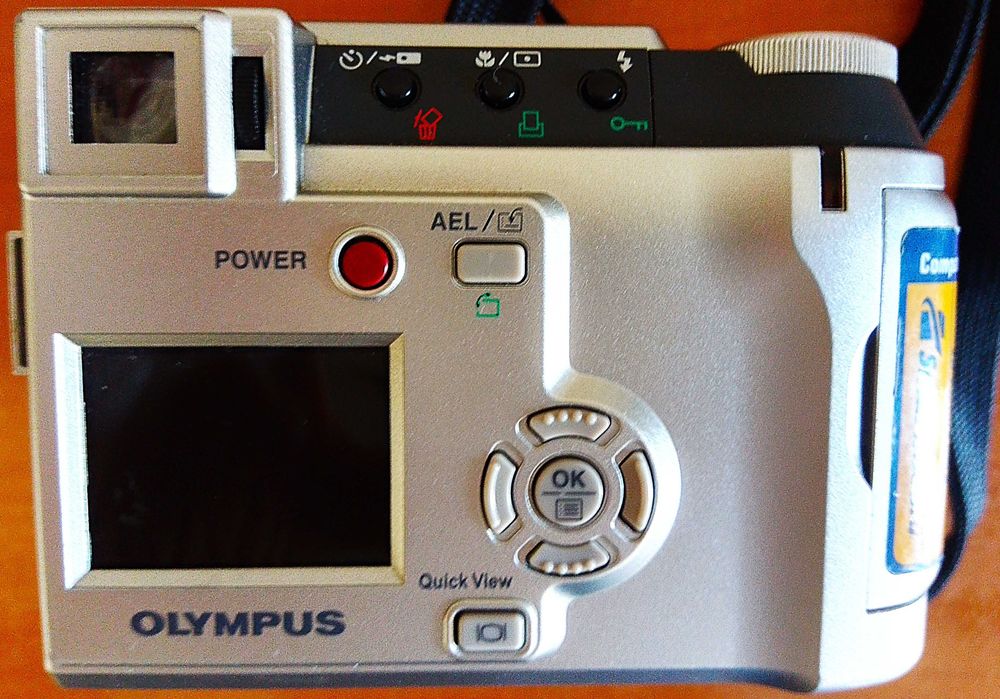 Máquina fotográfica digital Olympus Camedia C-730 Ultra Zoom