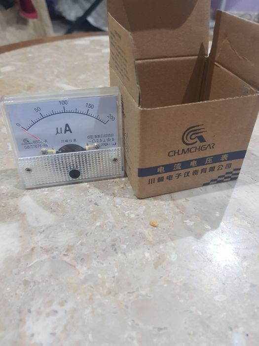 Peças  usadas e novas para telemóveis