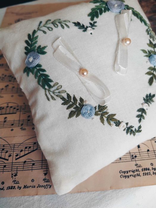 Весільна подушка для обручок