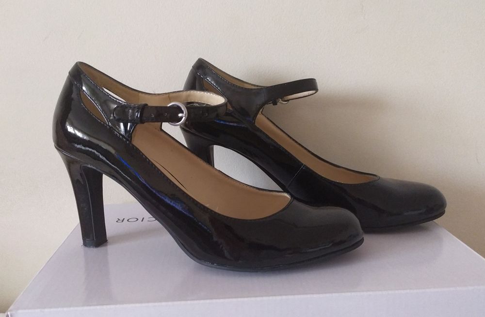 Lakierowane czółenka NINE WEST