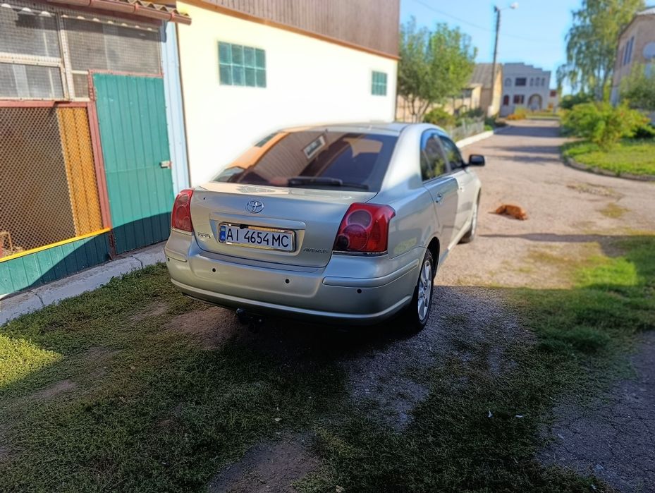 TOYOTA Avensis T25