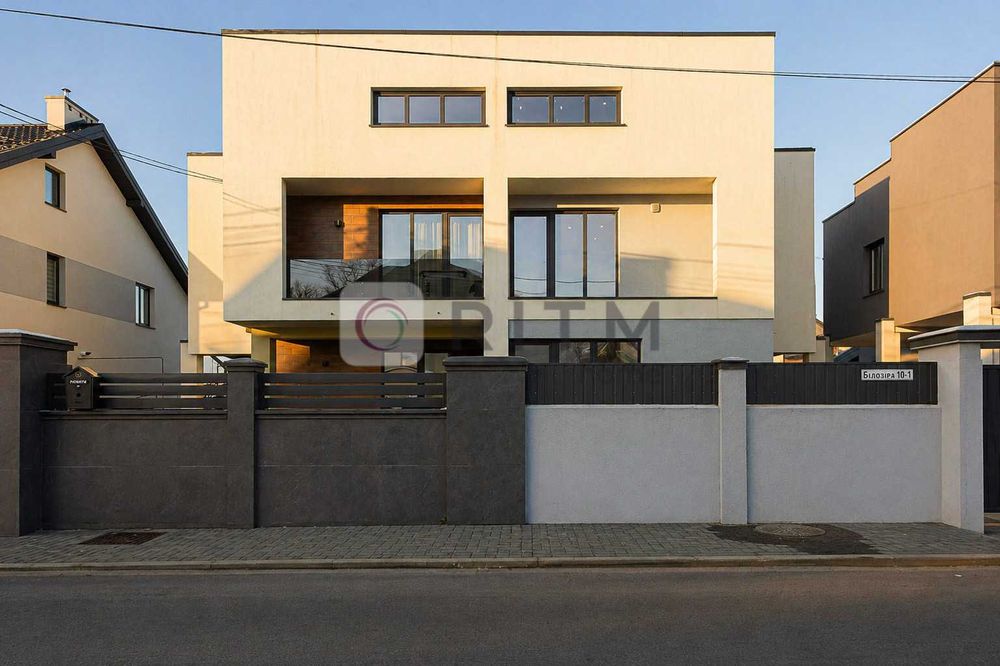 Продаж дуплексу на етапі завершення ремонту в Рудно.