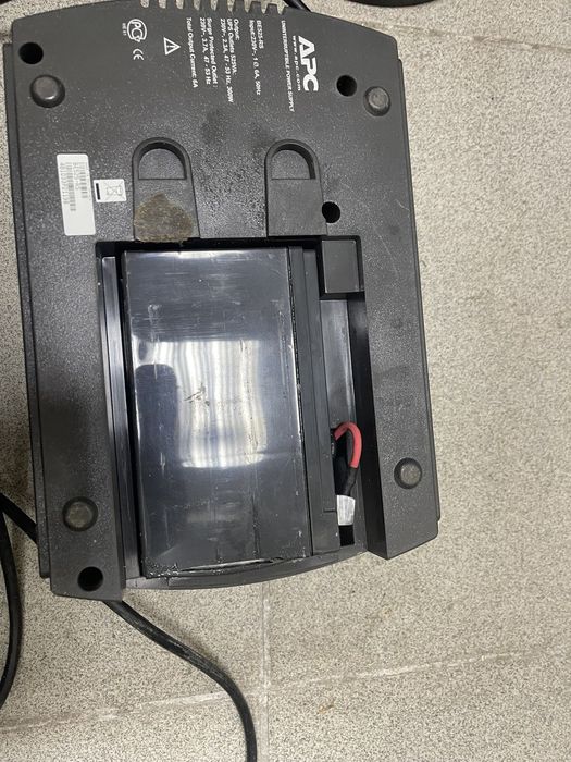 ДБЖ APC Back-UPS ES BE525-RS, потужність 525 ВА.