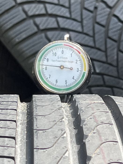 *Opona Pirelli 225/55/17 pojedynka