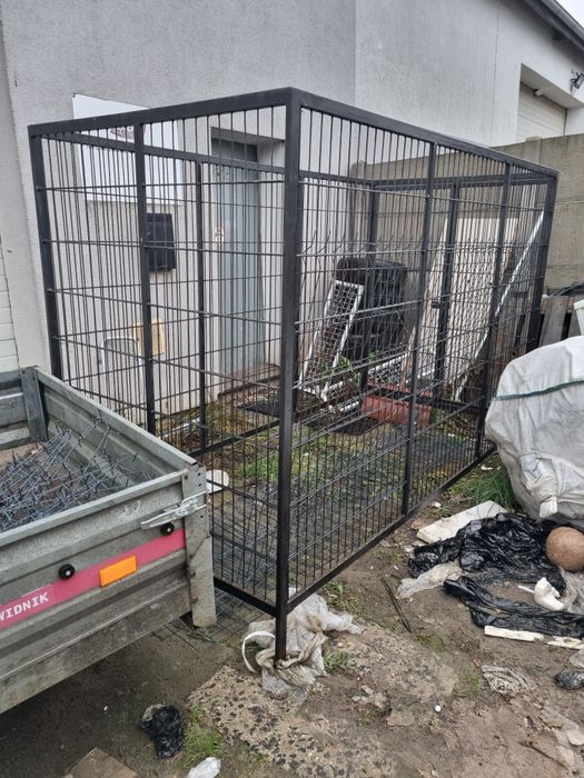 Sprzedam kojec  masywny  metalowa