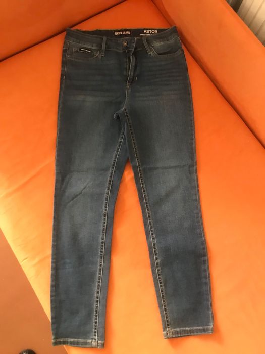 Джинсы женские DKNY