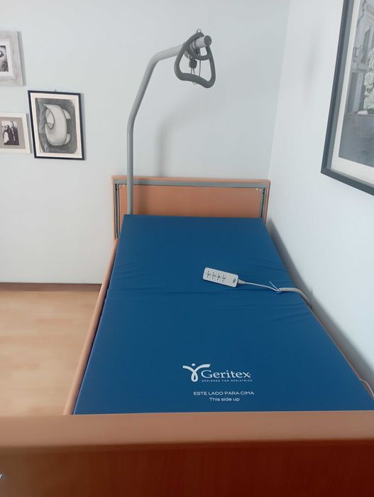 Cama articulada nova