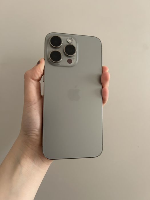 Продам Айфон 15 про макс
