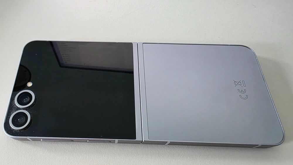 Samsung Galaxy Z Flip 6 Uszkodzony ekran Wrocław Wrocław Psie Pole • OLX.pl