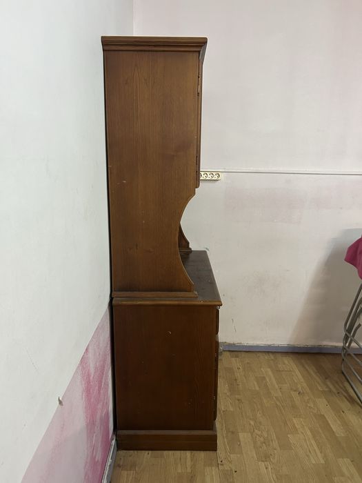 Cristaleira Rústica em Madeira Maciça (Ideal para Restauro)