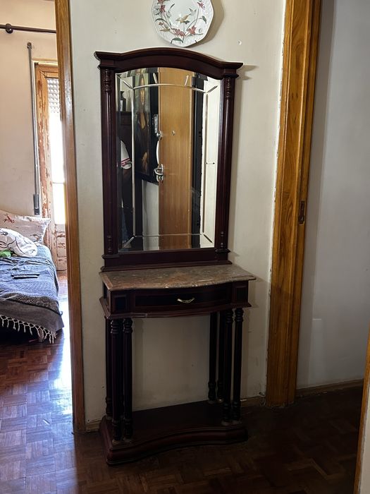 Consola/mesa de apoio com tampo em pedra