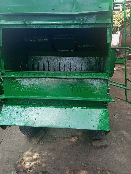 Комбаїн вольво 800