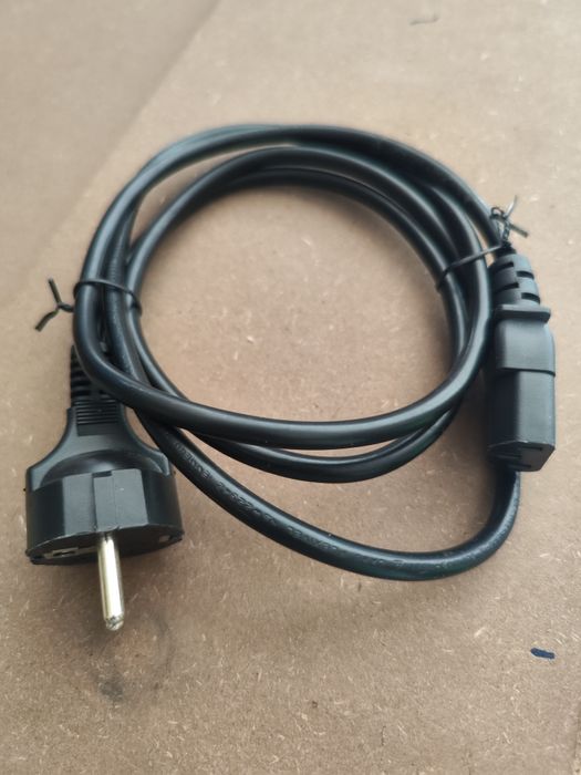 Cabo de alimentação