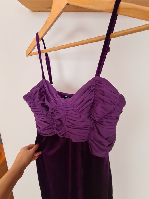 Sukienka welurowa marki Asos Luxe rozm. 36