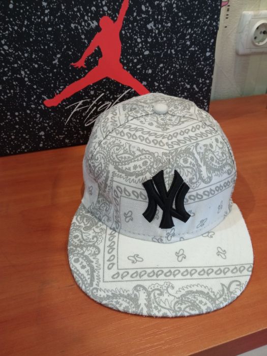 Продам бейсболку  bandan print New York Yankees New  Cap Paisley