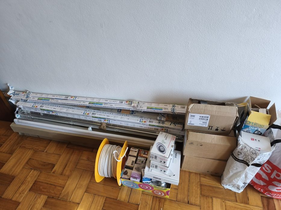 Vendo ferramentas e material elétrico