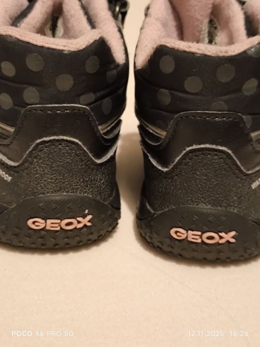 Śliczne buciki dziewczęce Geox r.24