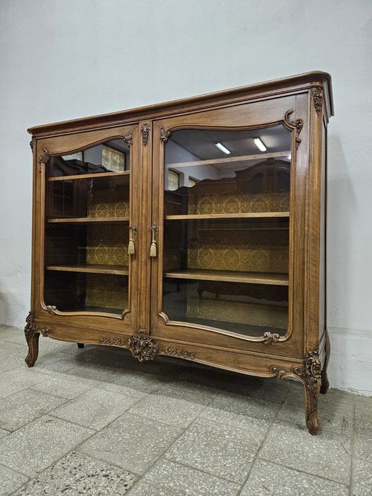 Duża francuska biblioteczka Ludwikowska witryna /