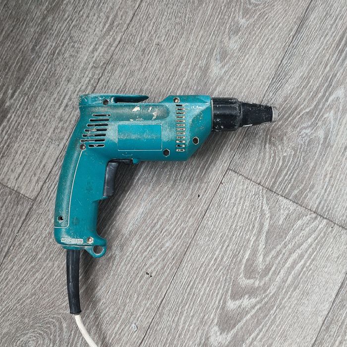 Электрический шуруповёрт Makita