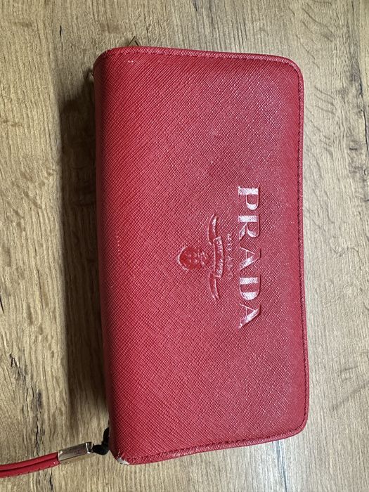 Portfel Prada, jak na zdjęciu