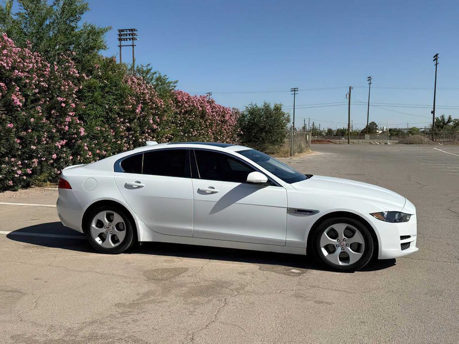 Jaguar XE 25t      2018