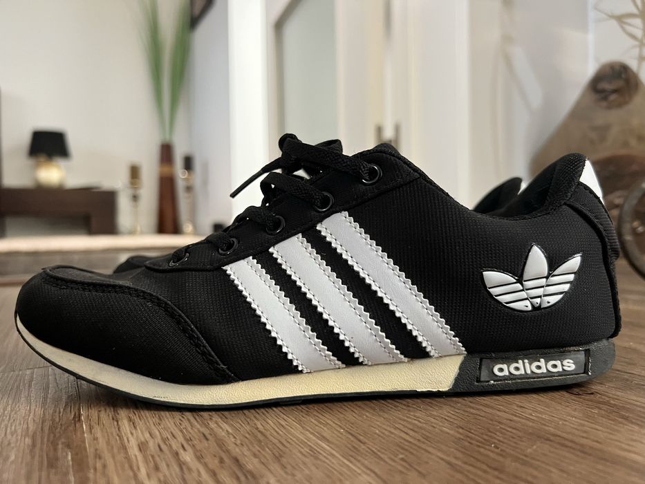 Ténis Adidas Unisex.
